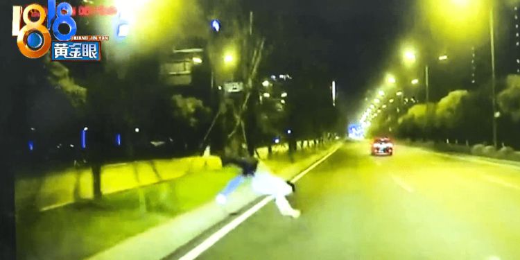 深夜，杭州一男子突然扑向行驶中的车，司机：有预谋的碰瓷