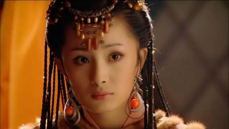 杨幂第一次出演大女主，搭档三位金鸡影后，刘晓庆也是配角