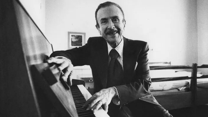 历史上的今天|世界著名钢琴家克劳迪奥·阿劳逝世