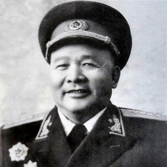 1955年授衔时，徐海东的部下嫌军衔低，徐海东这样开导他