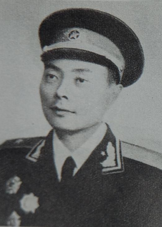 武汉军区六位司令员，都是战功赫赫的名将，任期最久的长达12年