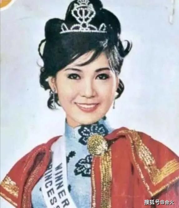 她18岁成"香港公主"，却频遇渣男两度离婚，女儿曾7年不愿理她