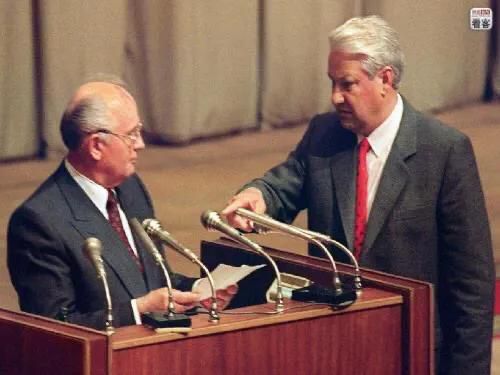 叶利钦敢斥责戈尔巴乔夫，为何勃列日涅夫时期没人敢这样？