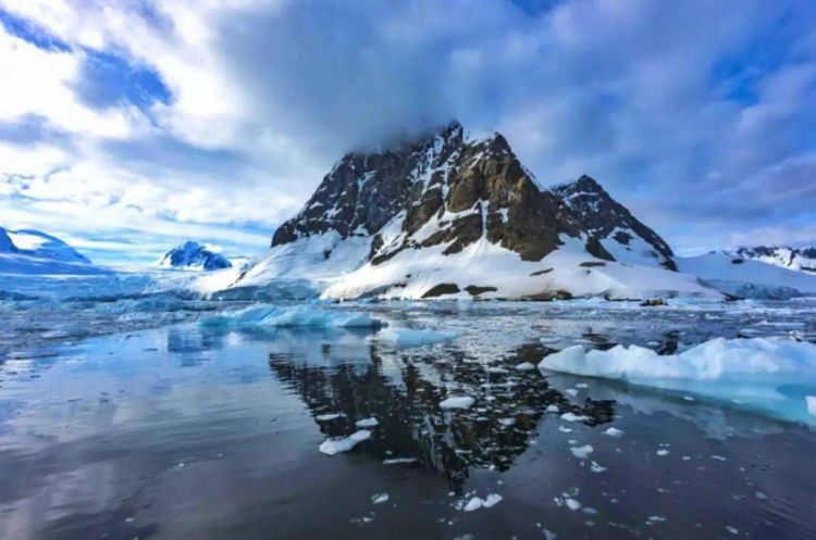 周三（今）晚八点南北极故事线上分享会报名：我走过的路就是我的世界