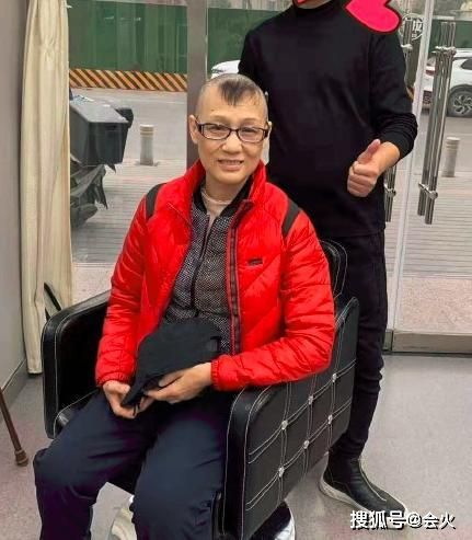 63岁李建群遗憾去世，半年前曾被曝身患癌症，一生未婚无儿无女