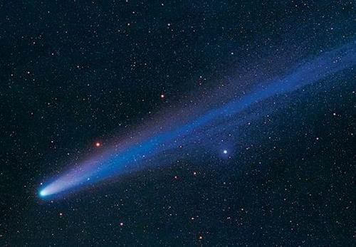 哈雷彗星就是“扫把星”？每当它出现在夜空，天下就会动荡不安