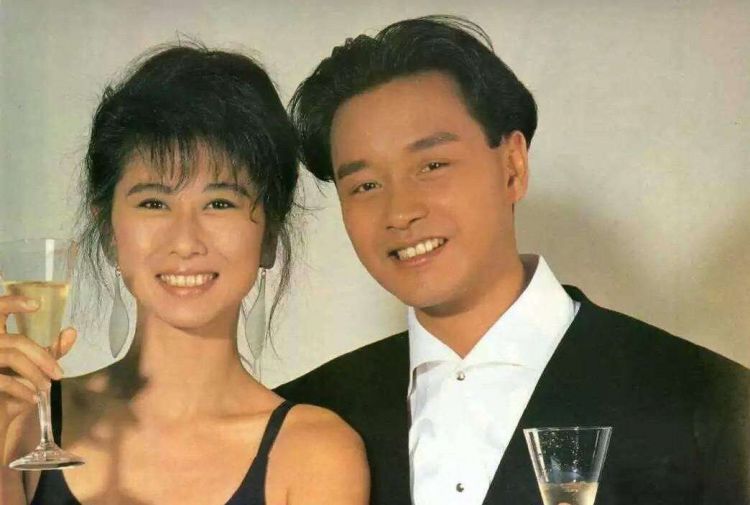 这两对夫妻让颓丧的香港乐坛，再度繁荣起来