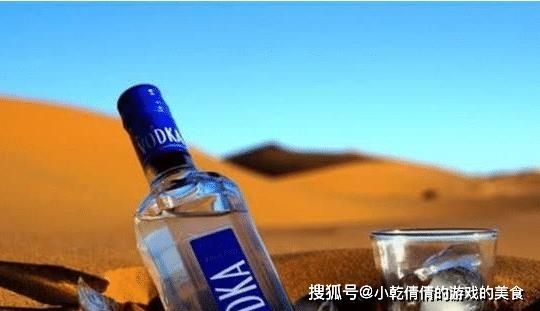 酒精都敢喝的俄罗斯人，为何碰到中国白酒秒怂？得知原因我笑了！
