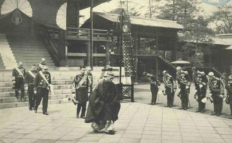 日本天皇在二战前有没有被架空，到底有没有实权