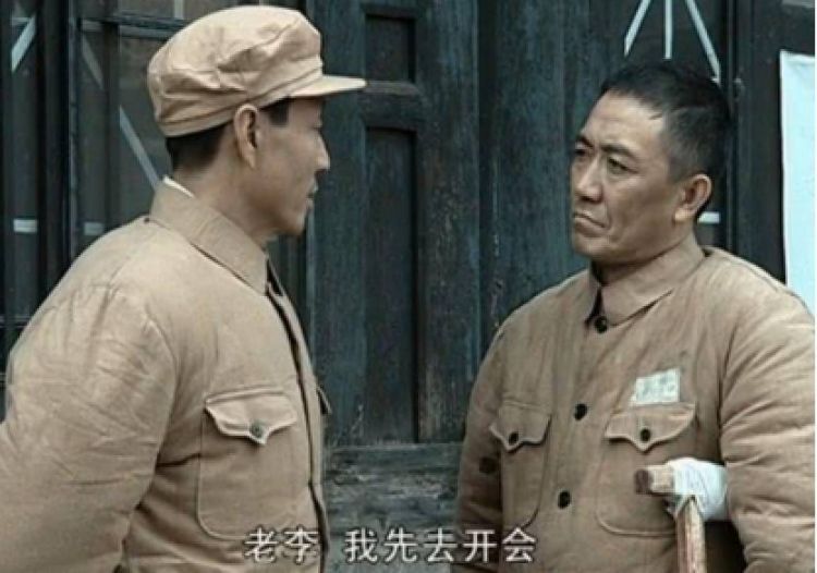 亮剑：医院中李云龙还是师长，为何副军长也怕他？原来有个大靠山