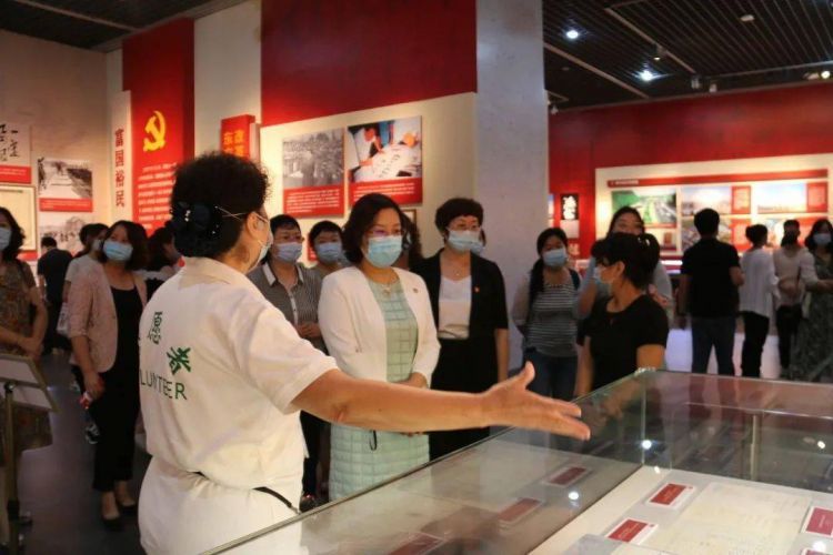【党史学习教育】东丽区妇联组织参观“红色记忆——天津革命文物展”