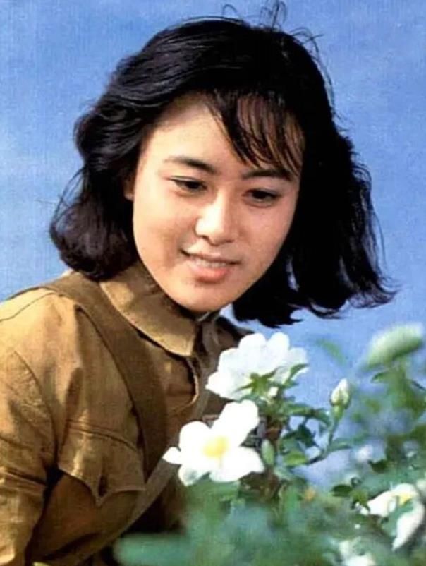 《流金岁月》饰演南孙妈妈，她20岁出头就曾获百花奖最佳女演员