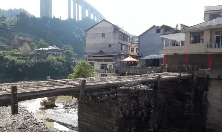 湖南溆浦县清代古桥被拆除？官方：非文物，无法维修只能拆除