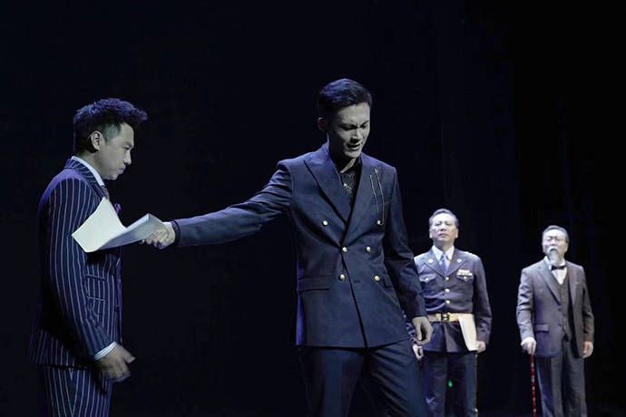 崇祯和徐光启穿上了西装，话剧《大明崇祯五年》将于上海首演