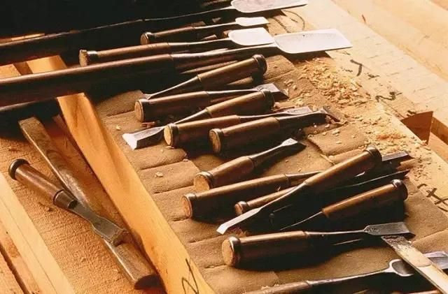墨斗、锯、斧等——中国传统家具背后的匠心与匠具