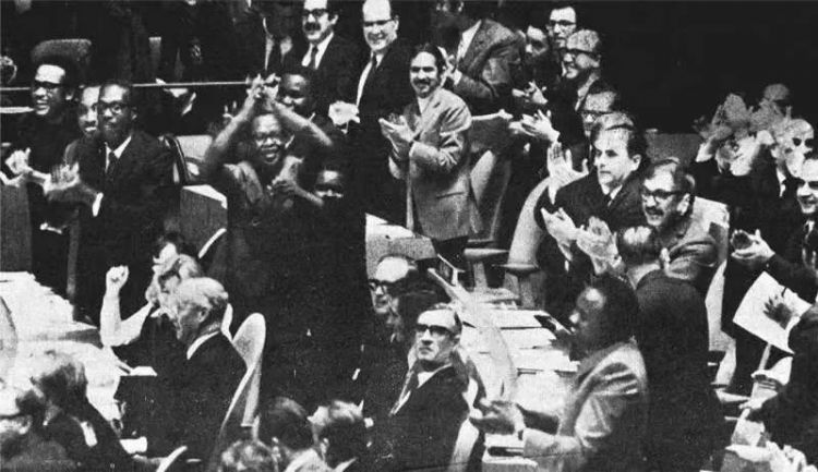 五十年前，五星红旗第一次在联合国升起
