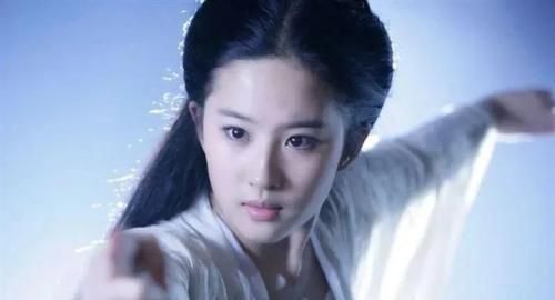 有句话说娱乐圈最不缺美女，但能称得上神仙姐姐的却不多，刘亦菲就是其中之一