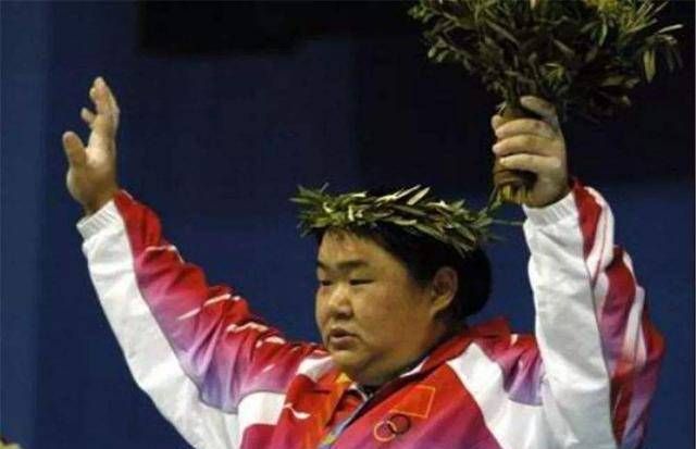 中国奥运冠军唐功红：举重太拼导致七窍流血，结婚6年依旧无子
