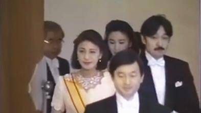 日本皇室成员的站位，悠仁成年后，他会走在爱子公主的哪里呢