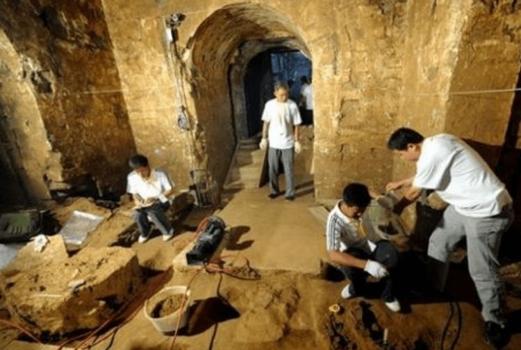 2007年，江苏一千年古墓惊现大白腿，墓主人身份成谜？乃绝代佳人