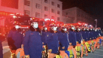 青海海西州德令哈市发生6.0级地震青海消防紧急集结