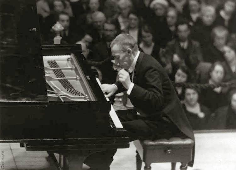 历史上的今天|20世纪最伟大的钢琴家之一拉赫玛尼诺夫辞世