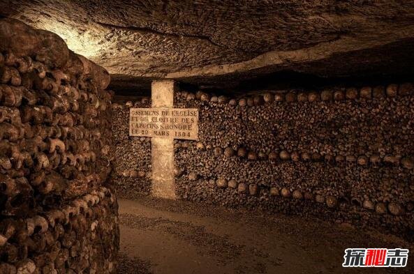 法国巴黎地下墓穴，用600万具尸骸砌墙的骷髅墓穴