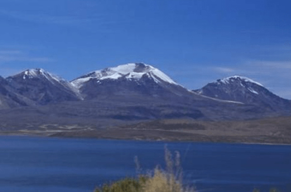 世界最高的火山是哪个火山：奥霍斯-德尔萨拉多山（6891米）