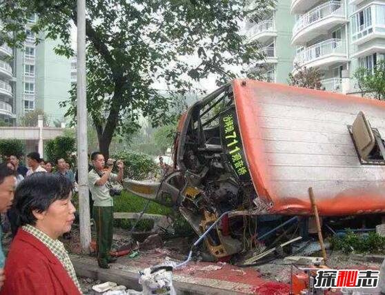 重庆711车祸灵异事件真相，事发地一周后惊现诡异巨响