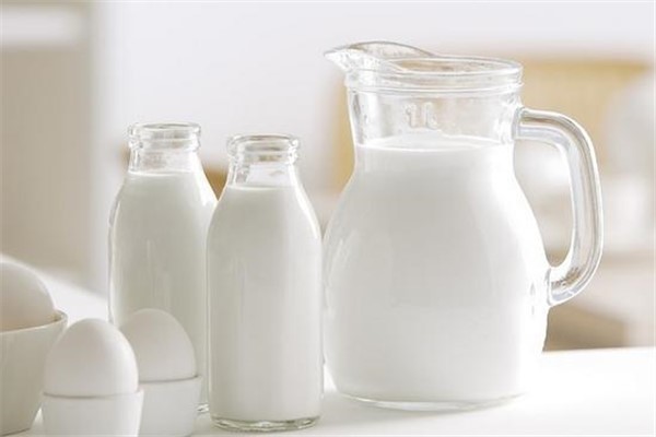 100g牛奶是多少毫升：密度不同体积不同（97.2毫升）