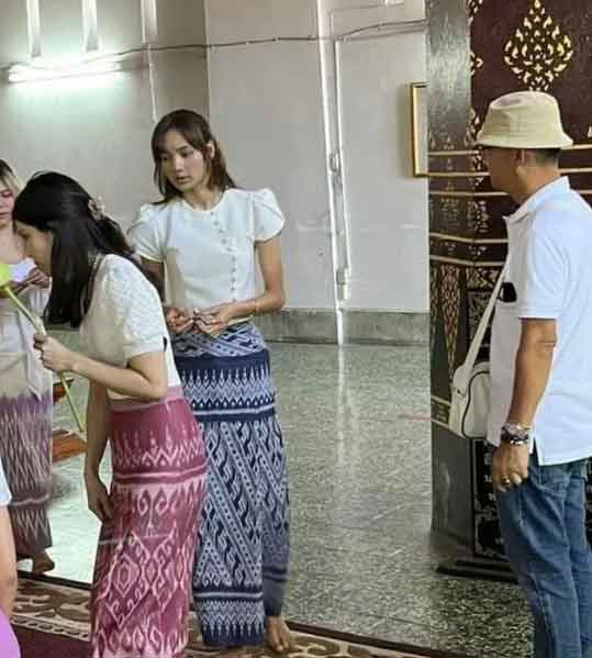 泰国寺庙偶遇Lisa