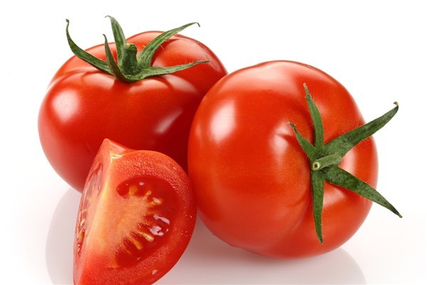 西红柿和圣女果的区别：圣女果也叫西红柿