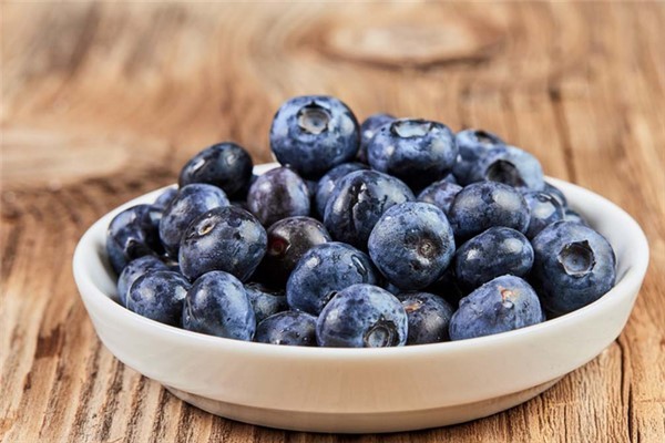 蓝莓怎么吃：想怎么吃就怎么吃（需要清洗干净）