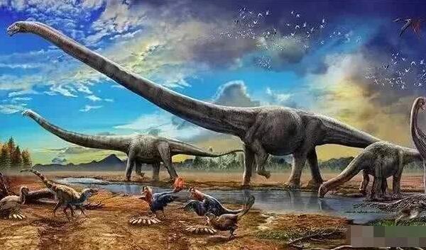 雷前龍：最古老的蜥腳下目恐龍（長10米/距今2.1億年前）