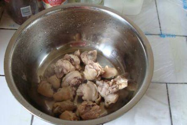 鸡腿炖土豆的家常做法