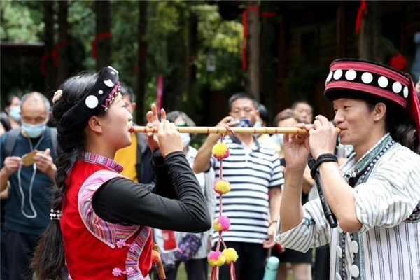 傈僳族的传统节日：基本每个月都有节日度过（傈僳族介绍）