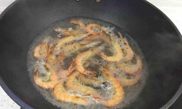 白煮虾要煮多久