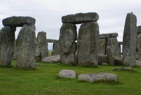 英國巨石陣是什么時期的產物:約公元前2500-1500年
