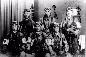 1941年12月7日，日本偷袭珍珠港的罕见照片