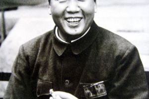 毛泽东最后生日的奇怪事件 厨师擀面入锅面条全碎