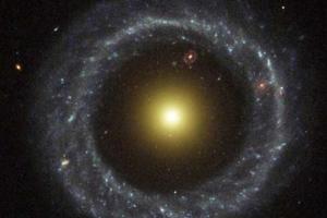  超级怪异戒指星系 可通往另一宇宙