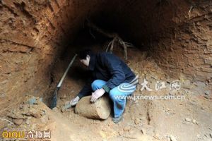 南昌红湾公路古墓开始发掘工作