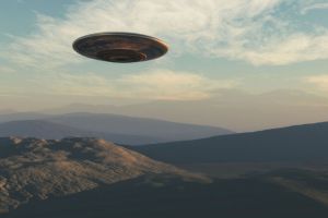  英居民发现不明飞行物疑似UFO 专业人员断定绝非是云