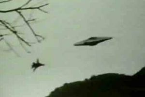  美国战机追踪UFO时发生的恐怖事件 疑遭外星飞碟绑架