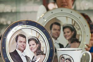 [图文]瑞典公主大婚五万件瓷器做嫁妆 瓷器上印有与未婚夫的照片
