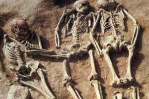  四米高人类遗骸被发现 南极出现30米高人类