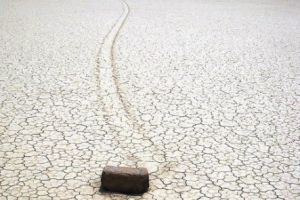  [多图]美国死亡谷石块自行漂移之谜有新解
