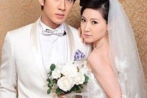 吴尊妻子林丽莹一袭红裙亮相 颜值爆表家世显赫