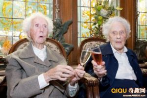 [图文]比利时双胞胎满百岁 申请为世界最老双胞胎