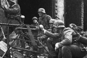 纳粹德国的恐怖生产力，苏军兵临本土，它依旧能重新武装200万人